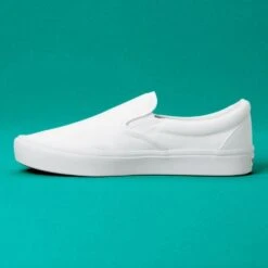 Vans ComfyCush Slip-On In White -Birkenstock Store 4161 3 1100x